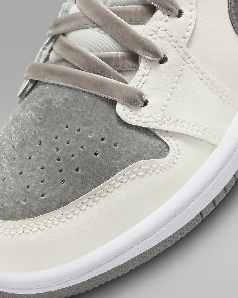 Flat jordan shoes discount